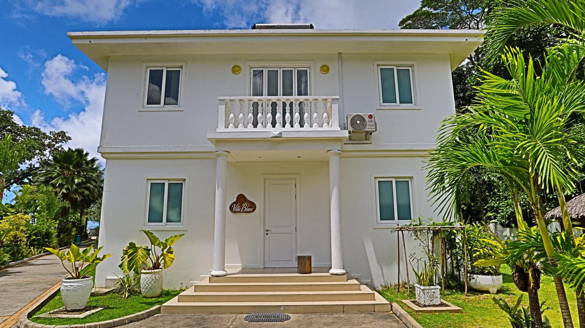 Blanc Villa