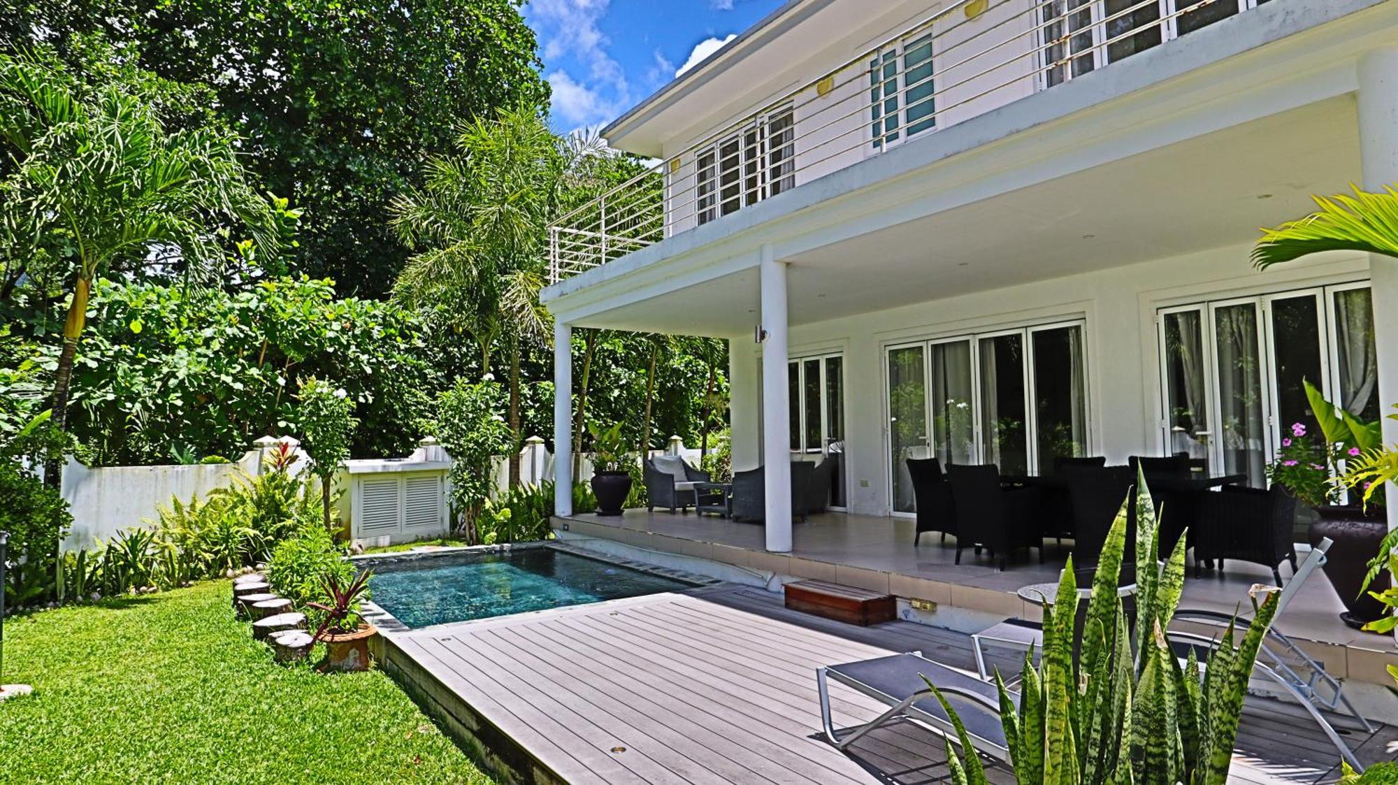 Blanc Villa *
